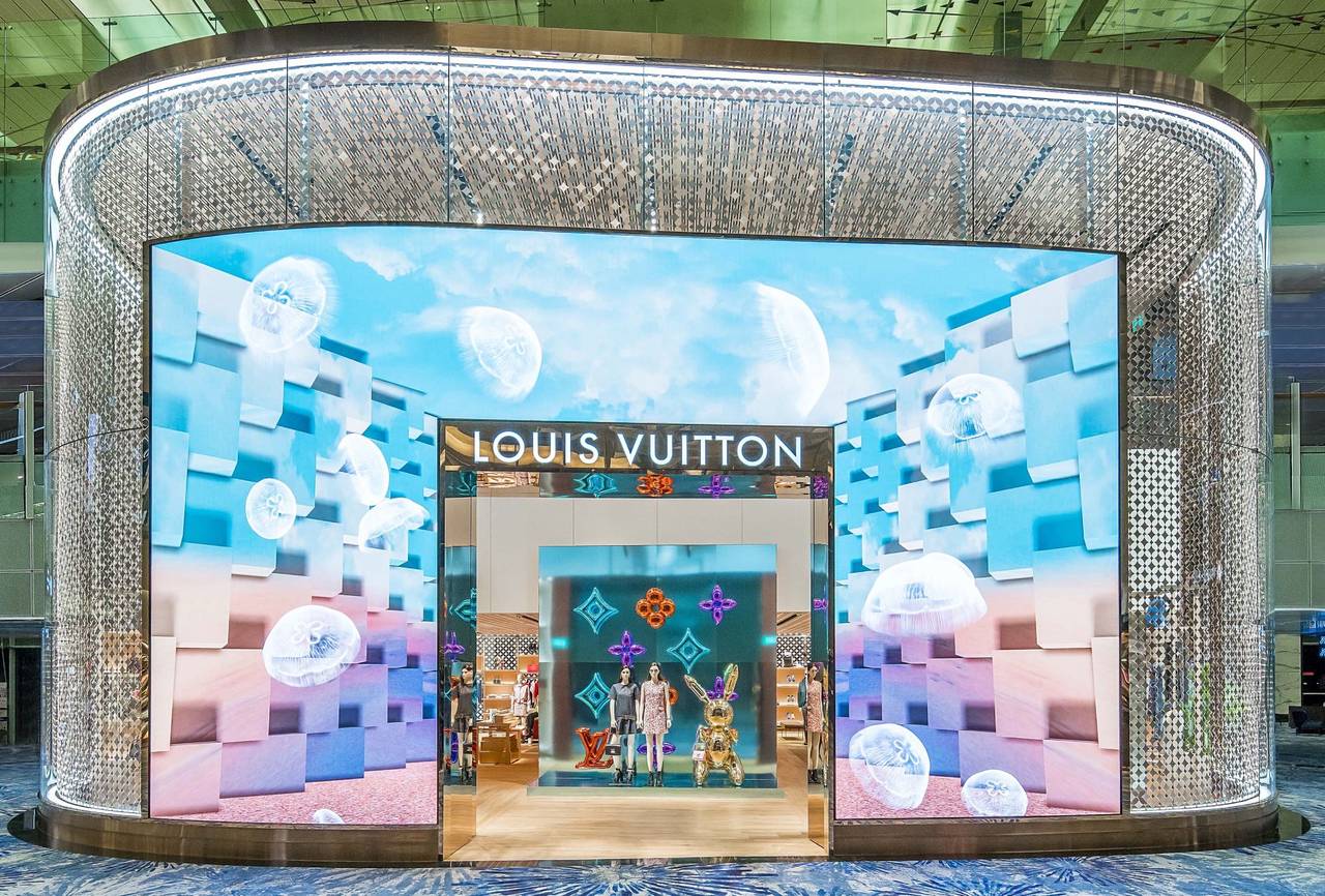 luxury #shop #louisvuitton #changi #airport #changiterminal1