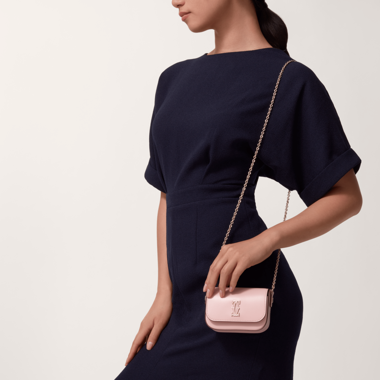 リッチ&シックに見せる【Cartier】Micro model bag Chain bag micro model, Panthère C de Cartier