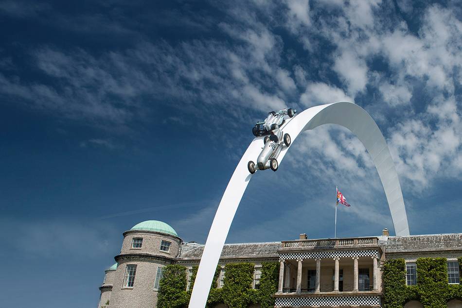 The 160-tonne steel sculpture celebrates the 80th anniversary of the birth of the brand’s trademark silver colour