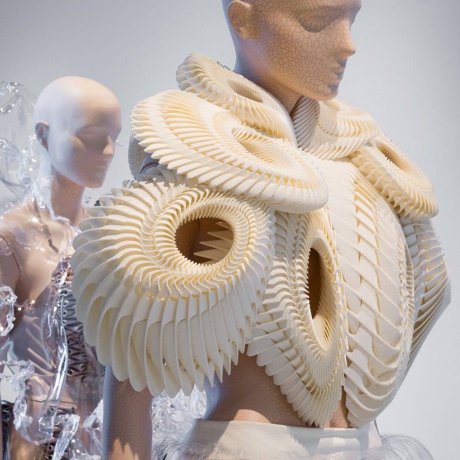 Iris van Herpen at the International City of Lace and Fashion | SENATUS